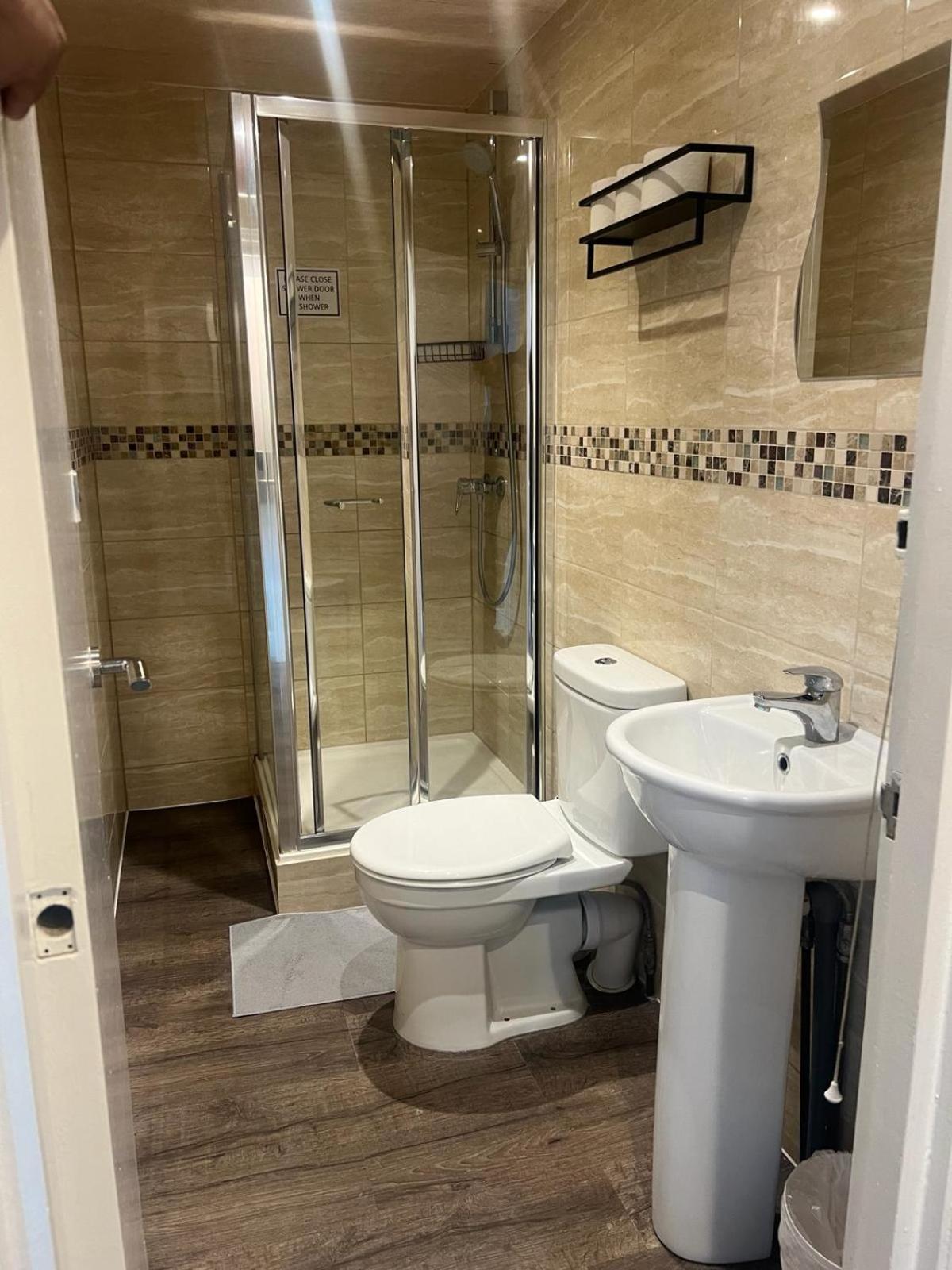 Saba Rooms And Apartments Λονδίνο Εξωτερικό φωτογραφία